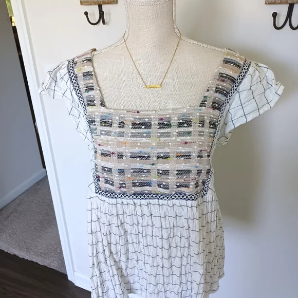 Entro Flutter Sleeve Boho Babydoll Style Top - Picture 4 of 10